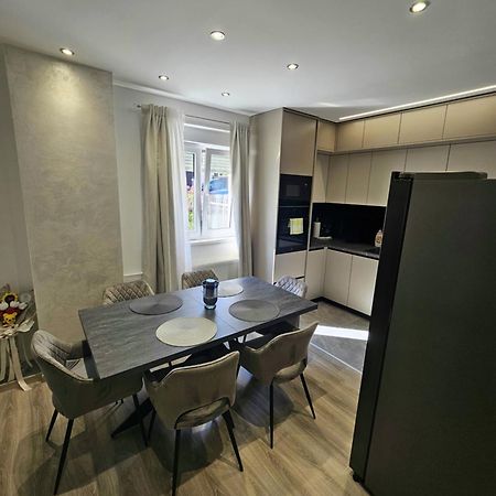 Apartment Holiday Zadar Buitenkant foto