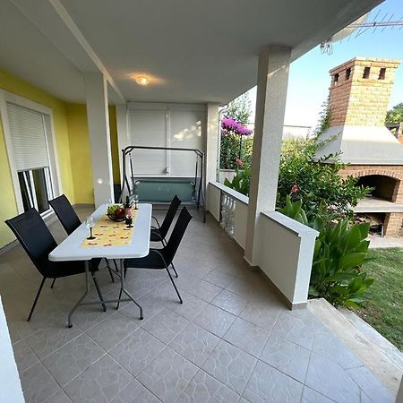 Apartment Holiday Zadar Buitenkant foto