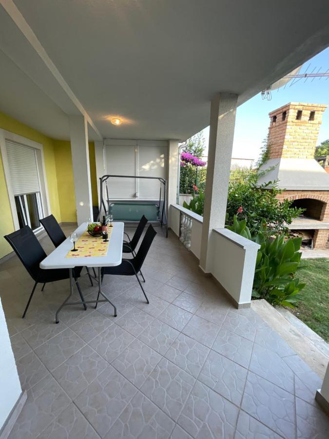 Apartment Holiday Zadar Buitenkant foto
